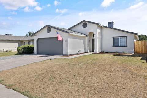 Photo of 593 Peachwood, Tulare, CA 93274 (MLS # 242089)