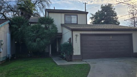 Photo of 201 E Elowin Court, Visalia, CA 93291 (MLS # 239417)