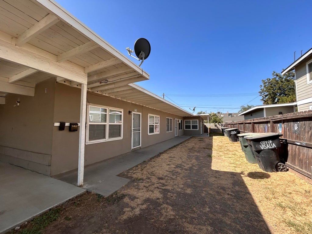 Photo of 701 S Santa Fe Street, Visalia, CA 93292 (MLS # 244398)