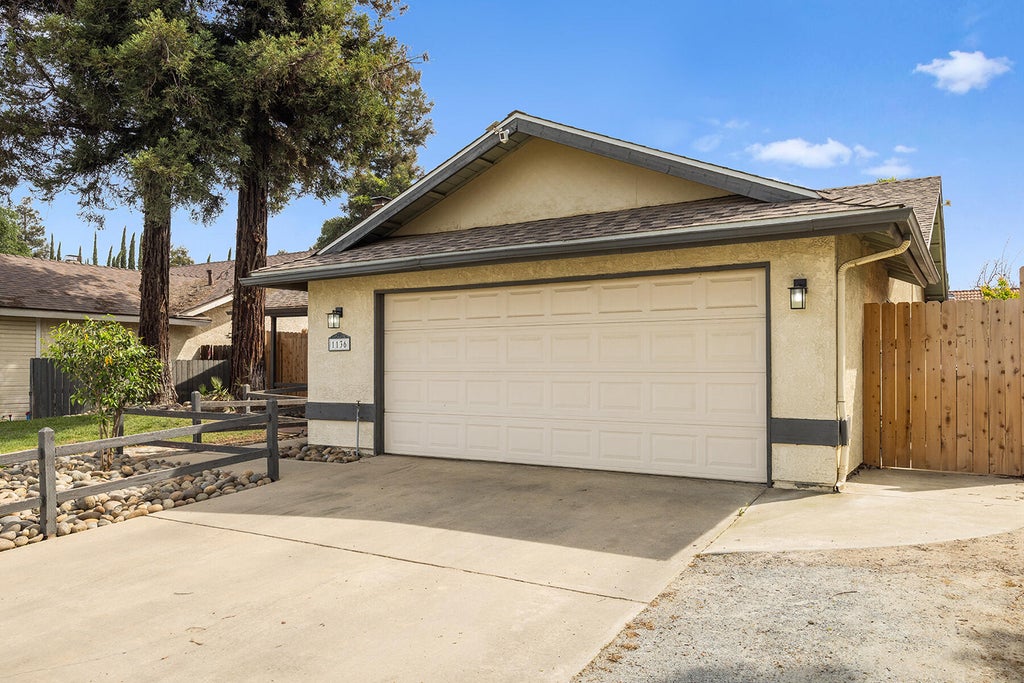Photo of 1136 N Atwood Street, Visalia, CA 93291 (MLS # 241079)