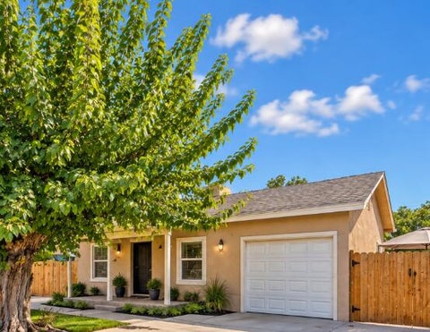 Photo of 124 S West Street, Tulare, CA 93274 (MLS # 244088)