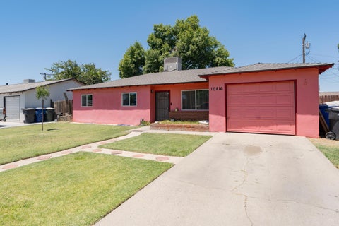 Photo of 10816 Abby Lane, Hanford, CA 93230 (MLS # 242714)