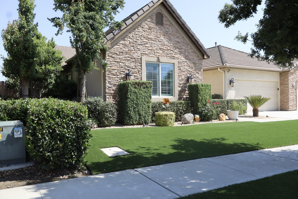 Photo of 6516 W Wren Avenue, Visalia, CA 93291 (MLS # 241490)