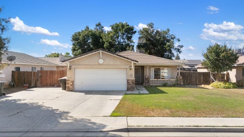 Photo of 1865 La Vida Avenue, Porterville, CA 93257 (MLS # 243969)