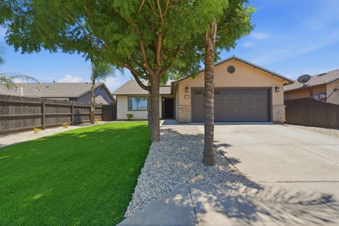 Photo of 31086 Wolf Street, Visalia, CA 93291 (MLS # 242320)