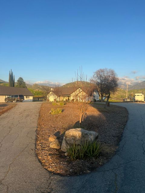 Photo of 31620 Ave 176 B #B, Springville, CA 93265 (MLS # 239846)