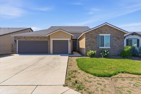 Photo of 3625 Chelsea Street, Tulare, CA 93274 (MLS # 240490)