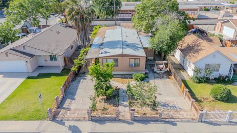 Photo of 108 W Merced Street, Avenal, CA 93204 (MLS # 241059)