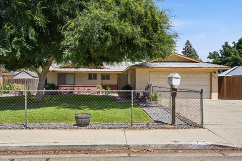Photo of 1716 S Santa Fe Street, Visalia, CA 93292 (MLS # 242066)