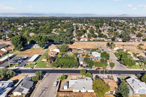 Photo of 1919 N Bridge Street, Visalia, CA 93291 (MLS # 242345)