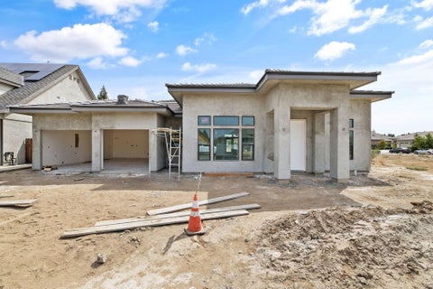 Photo of 4250 S Silvervale Street, Visalia, CA 93277 (MLS # 242252)