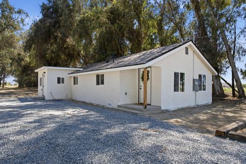 Photo of 23559 Fremont Avenue, Lemoore, CA 93245 (MLS # 242810)