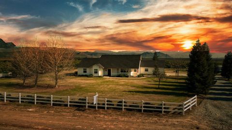 Photo of 4350 Navelencia Avenue, Reedley, CA 93654 (MLS # 240959)