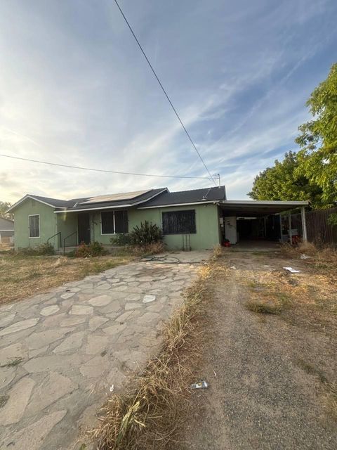 Photo of 3598 W Franklin Avenue, Fresno, CA 93706 (MLS # 241151)