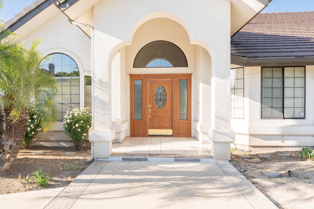 Photo of 3714 W Woodside Avenue, Visalia, CA 93291 (MLS # 240861)