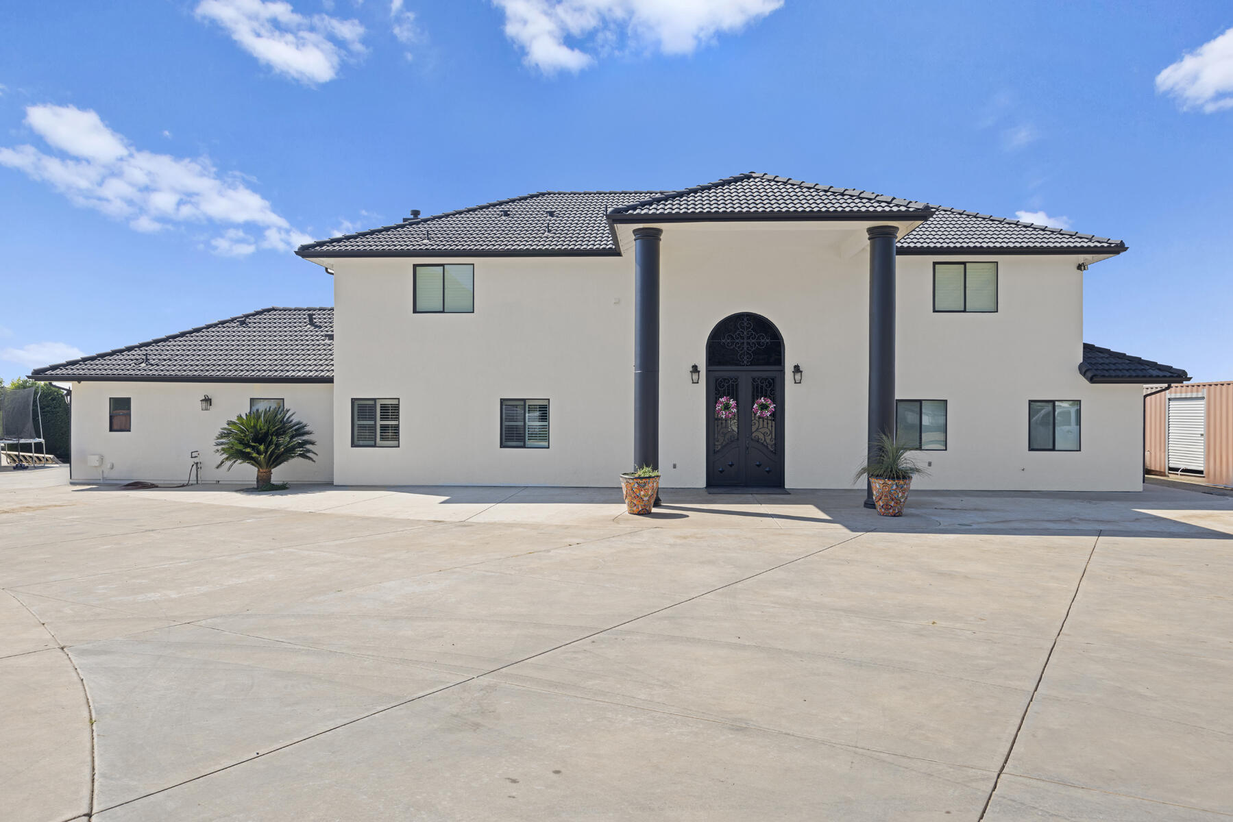 Strathmore, California, 93267, United States, 5 Bedrooms Bedrooms, ,4 BathroomsBathrooms,Residential,Active,1909877