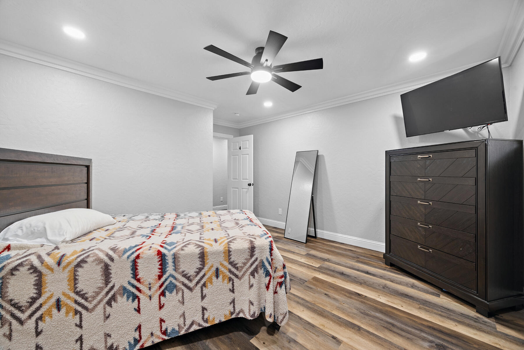 Strathmore, California, 93267, United States, 5 Bedrooms Bedrooms, ,4 BathroomsBathrooms,Residential,Active,1909877