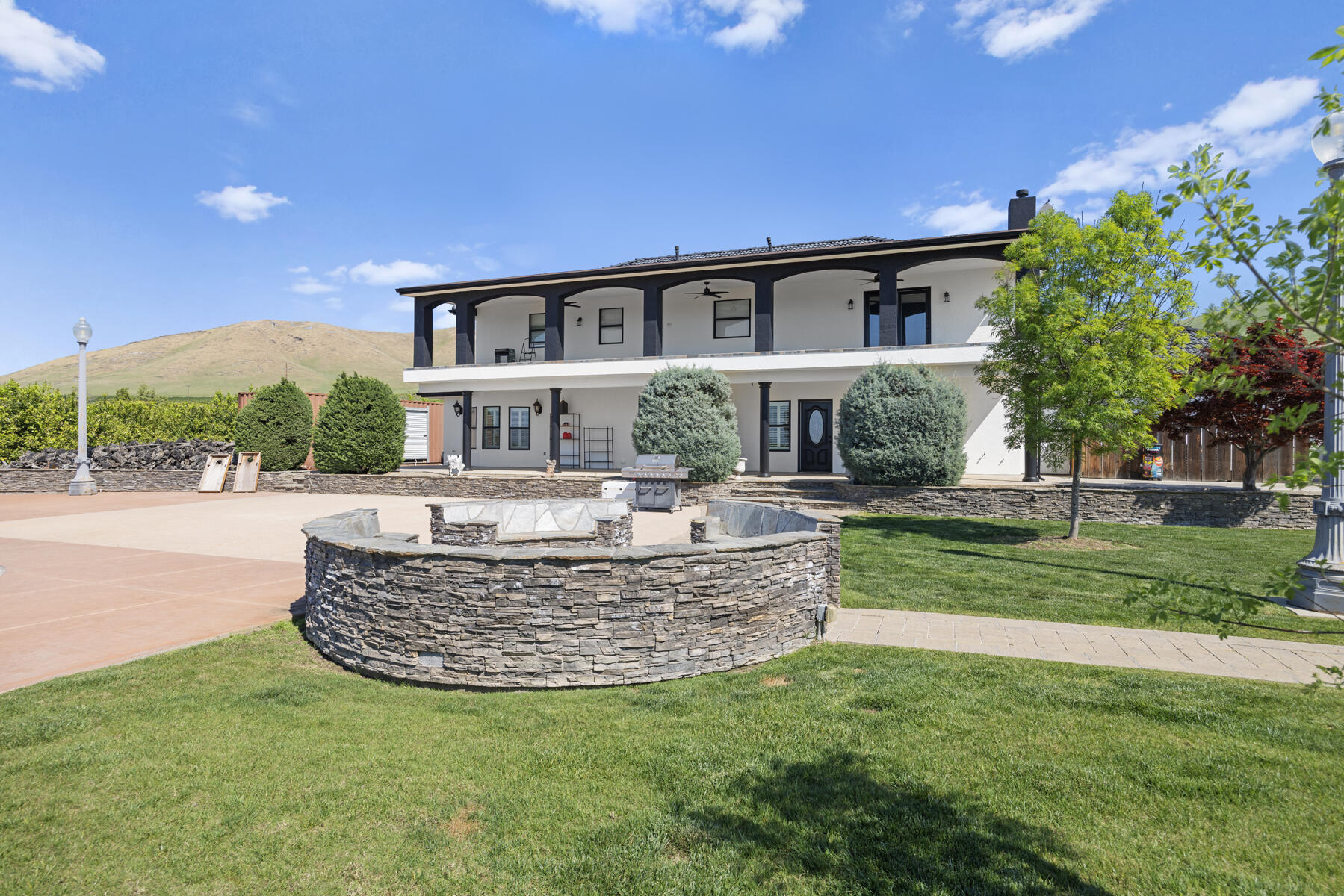 Strathmore, California, 93267, United States, 5 Bedrooms Bedrooms, ,4 BathroomsBathrooms,Residential,Active,1909877
