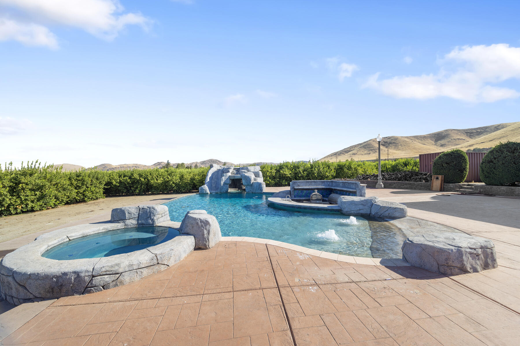 Strathmore, California, 93267, United States, 5 Bedrooms Bedrooms, ,4 BathroomsBathrooms,Residential,Active,1909877