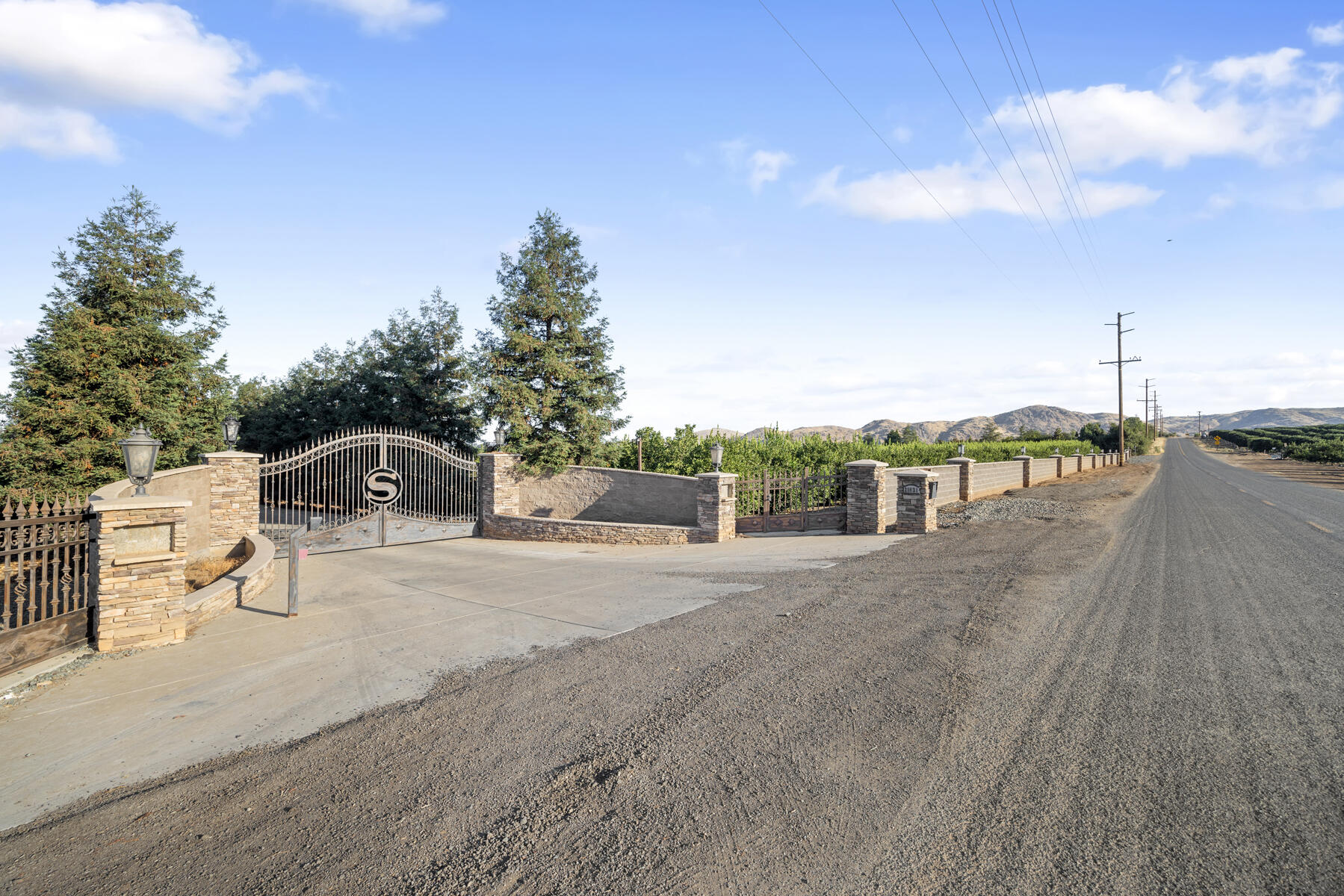 Strathmore, California, 93267, United States, 5 Bedrooms Bedrooms, ,4 BathroomsBathrooms,Residential,Active,1909877