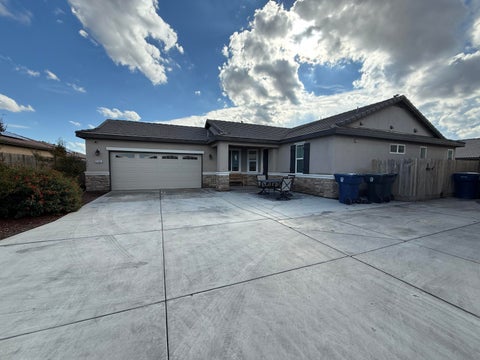 Photo of 3265 Alexandria Street, Tulare, CA 93274 (MLS # 244794)