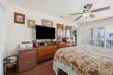 Photo of 403 E Elm Street, Hanford, CA 93230 (MLS # 244402)