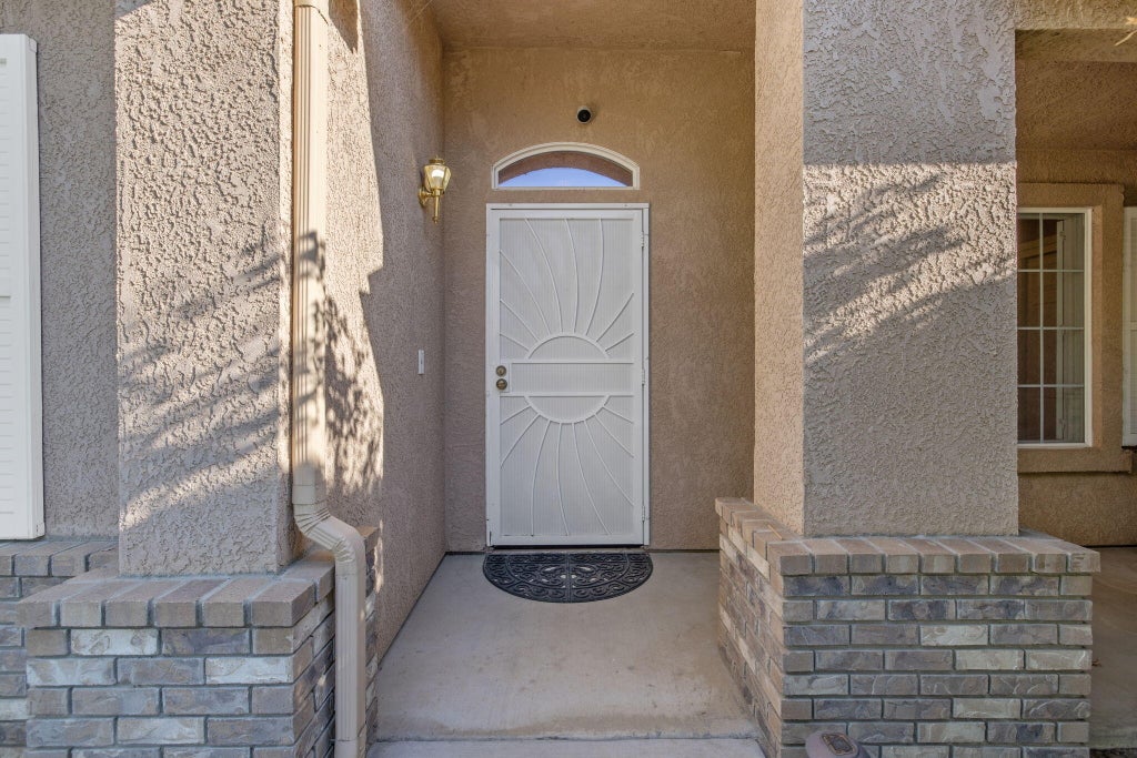 Photo of 2728 W Oakridge Avenue, Visalia, CA 93291 (MLS # 244137)