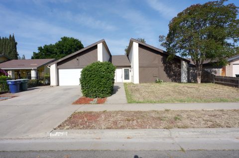 Photo of 1159 Jamestown, Tulare, CA 93274 (MLS # 241484)