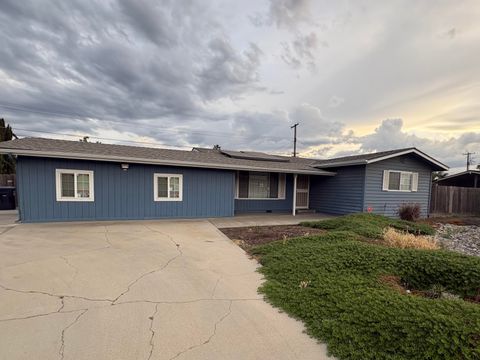 Photo of 1109 W Riggin Avenue, Visalia, CA 93291 (MLS # 240969)
