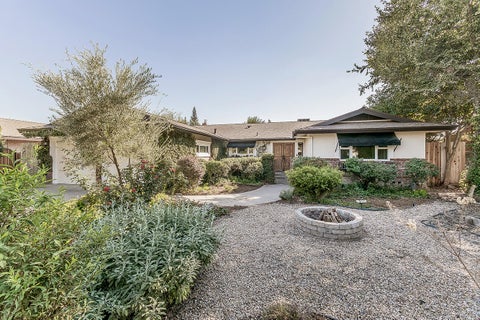 Photo of 783 W Carpenter Avenue, Reedley, CA 93654 (MLS # 244568)