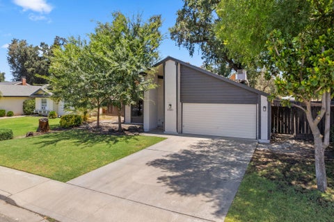 Photo of 2500 N Charter Oak Court, Visalia, CA 93292 (MLS # 242717)