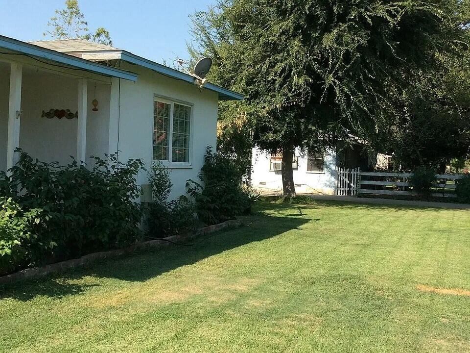 Photo of 12261 Avenue 322, Visalia, CA 93291 (MLS # 244616)