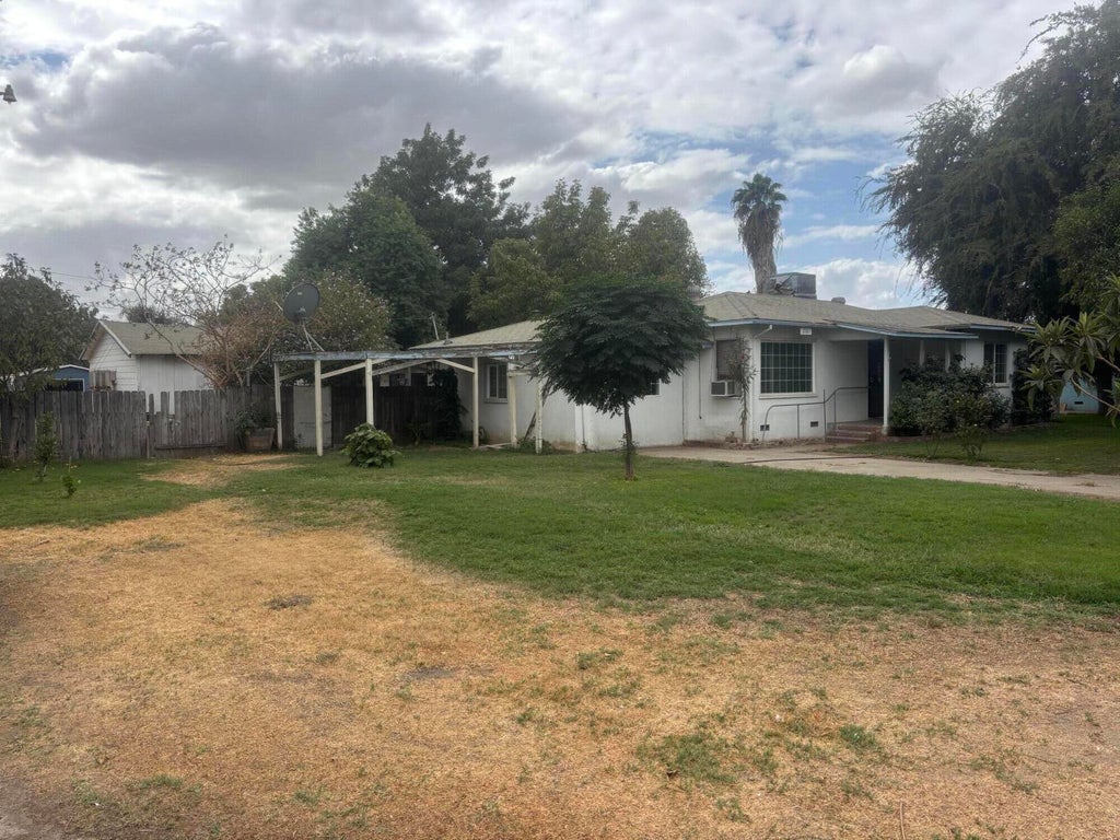 Photo of 12261 Avenue 322, Visalia, CA 93291 (MLS # 244616)