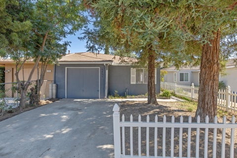 Photo of 5451 W Santa Ana Avenue, Fresno, CA 93722 (MLS # 243208)