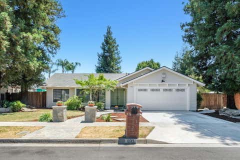 Photo of 893 E Decatur Avenue, Fresno, CA 93720 (MLS # 242770)