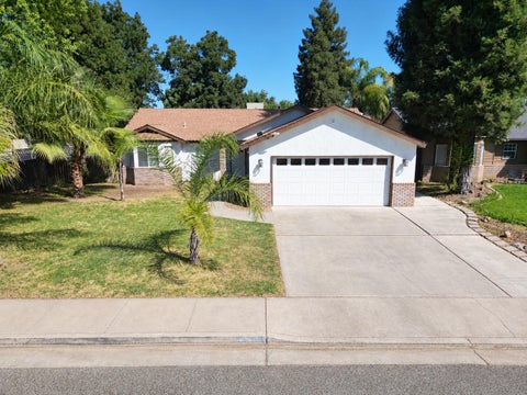 Photo of 2384 Forest Court, Porterville, CA 93257 (MLS # 244072)