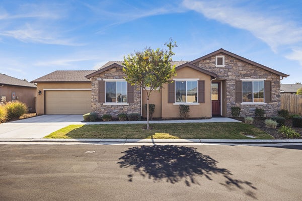 4011 W NELLIS AVE, VISALIA, CA 93277 - Image f5e8d24c447dad34a7c5cd3eb3e68fec/3814723699