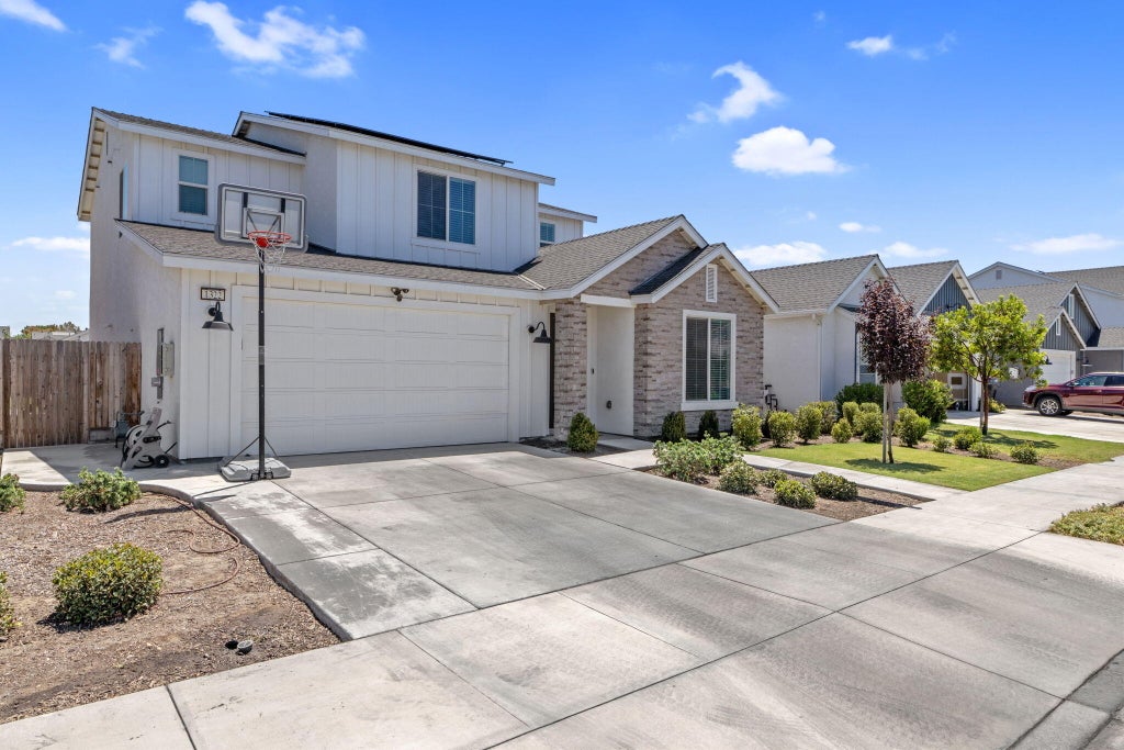 Photo of 1322 S Palm Street, Visalia, CA 93292 (MLS # 243271)