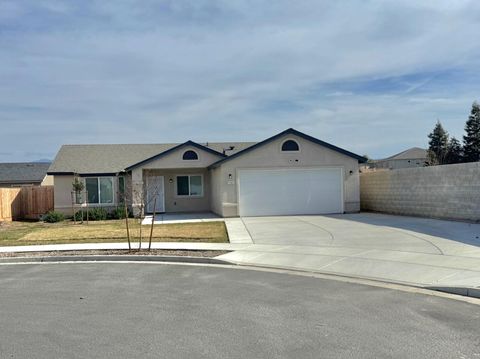 Photo of 1192 Creekside Place, Porterville, CA 93257 (MLS # 239824)