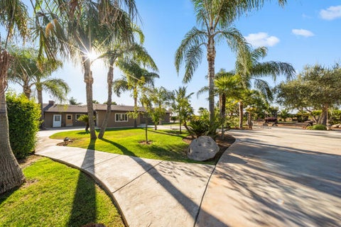 Photo of 38368 Road 132, Cutler, CA 93615 (MLS # 243348)