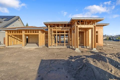 Photo of 4250 S Silvervale Street, Visalia, CA 93277 (MLS # 237959)