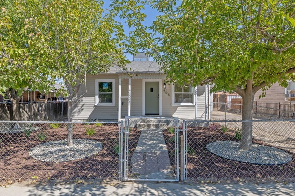 405 E MARIPOSA ST, AVENAL, CA 93204 - Image f7e0a989cd38d7d403941b077ba4fa82/3264921085