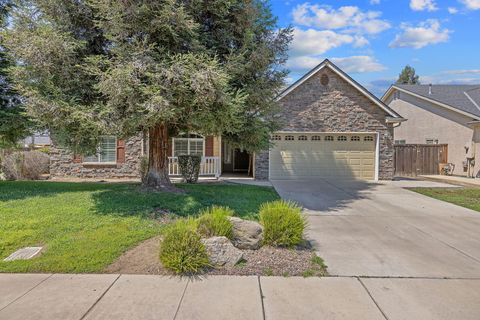 Photo of 5048 W Wren Avenue, Visalia, CA 93291 (MLS # 241638)