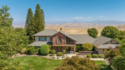 Photo of 315 Valley View Drive, Exeter, CA 93221 (MLS # 237540)