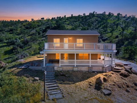 Photo of 34453 Sierra Drive, Lemon Cove, CA 93244 (MLS # 240488)