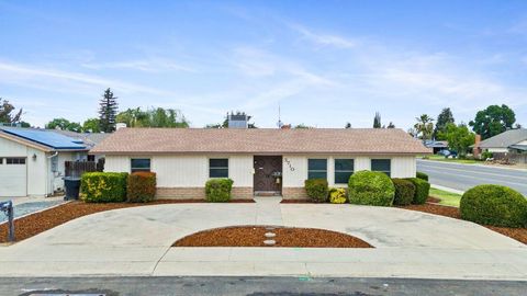 Photo of 3710 W Evergreen Avenue, Visalia, CA 93277 (MLS # 241262)
