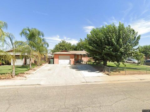 Photo of 605 Stanley Street, Exeter, CA 93221 (MLS # 240234)