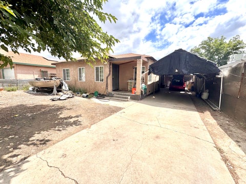 Photo of 712 S G Street, Tulare, CA 93274 (MLS # 241979)