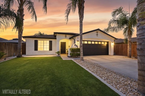Photo of 921 Lybarger Avenue, Porterville, CA 93257 (MLS # 244331)