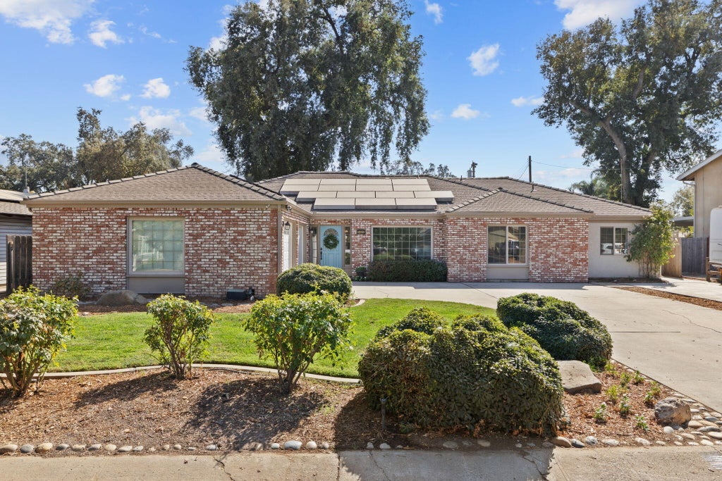 Photo of 14893 Lipson Avenue, Visalia, CA 93292 (MLS # 244601)